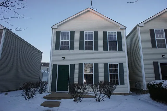 926 Symphony Dr photo 1