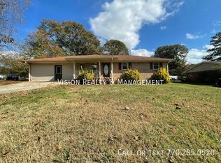 30 Castlegate Cir, Carrollton, GA 30116