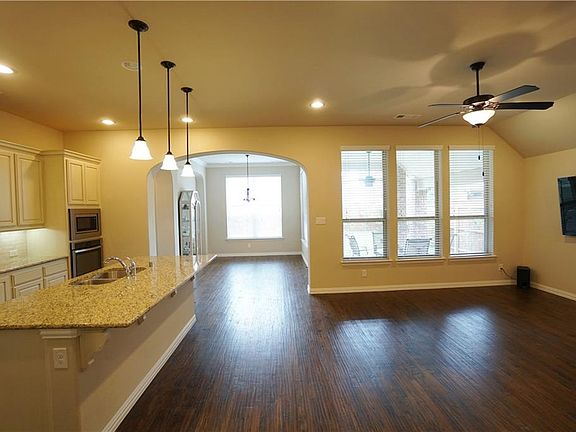 4th image of 6901 Badlands Dr