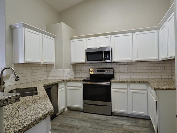 3rd image of 4911 E Meadow Lark Way