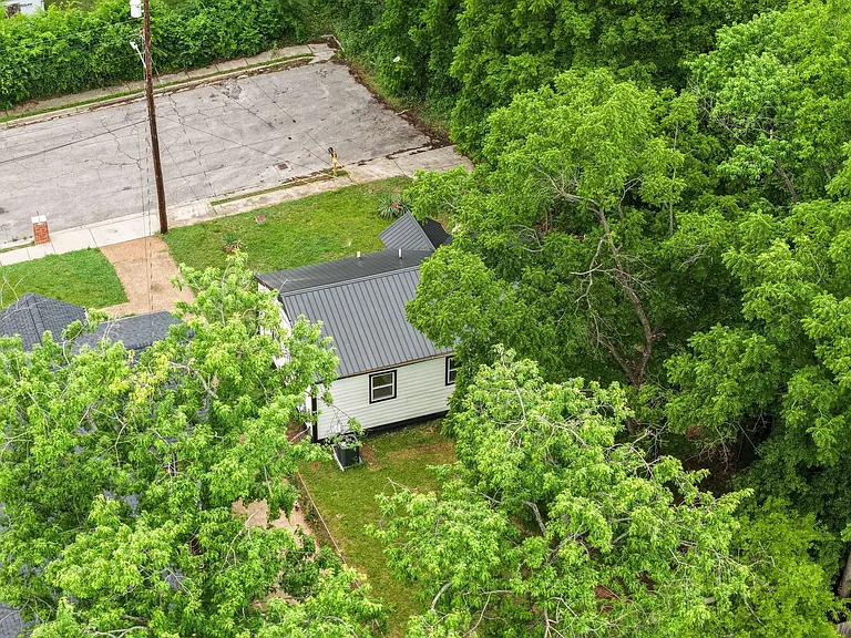 2026 Salem Mason Dr — Photo 34