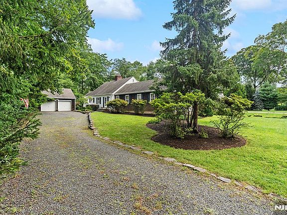 3rd image of 139 Norma Rd