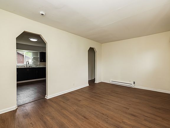 4th image of 132 Burgess Ave