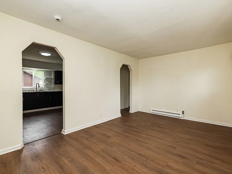 132 Burgess Ave — Photo 4