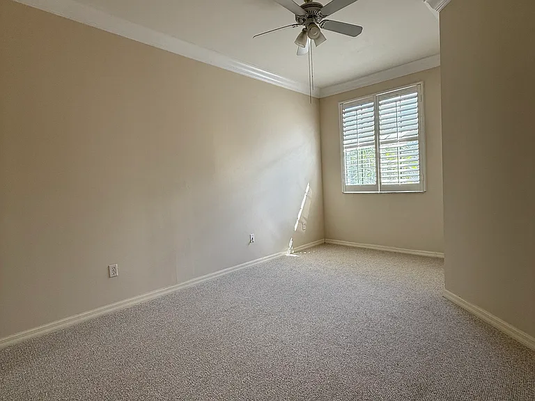 14681 Sutherland Ave — Photo 11