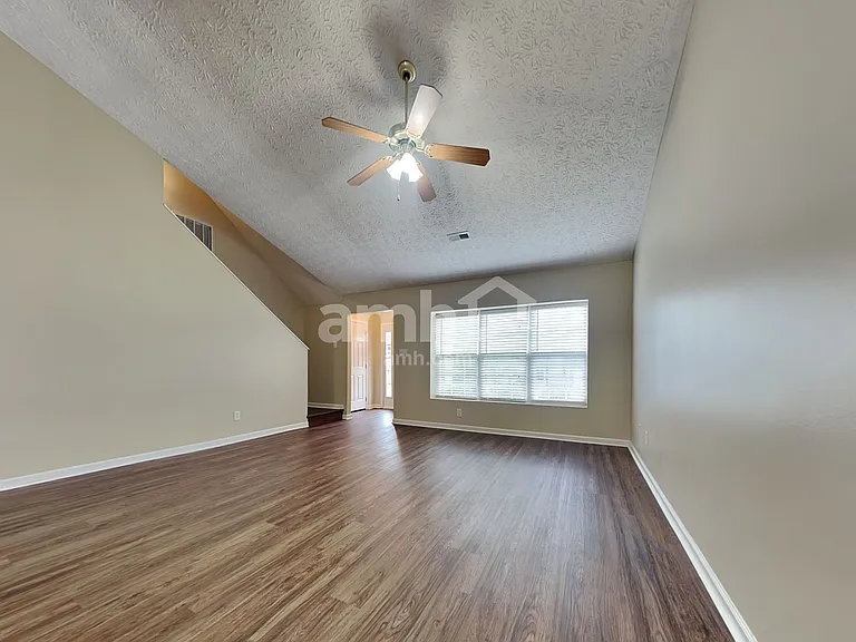 1117 Long Meadow Dr — Photo 9