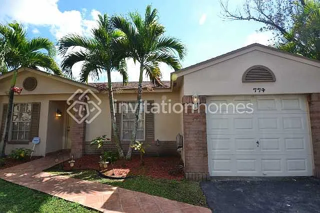 774 Cumberland Ter Davie, FL 33325 — Photo 1