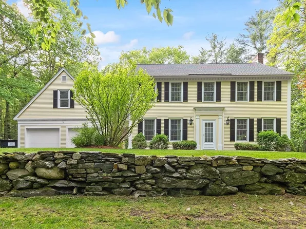 135 S Row Rd, Townsend, MA 01469
