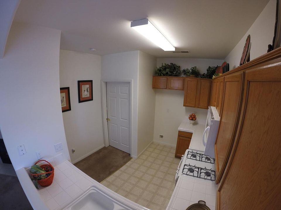 2nd image of 517 Yellow Meadow Ct Unit B
