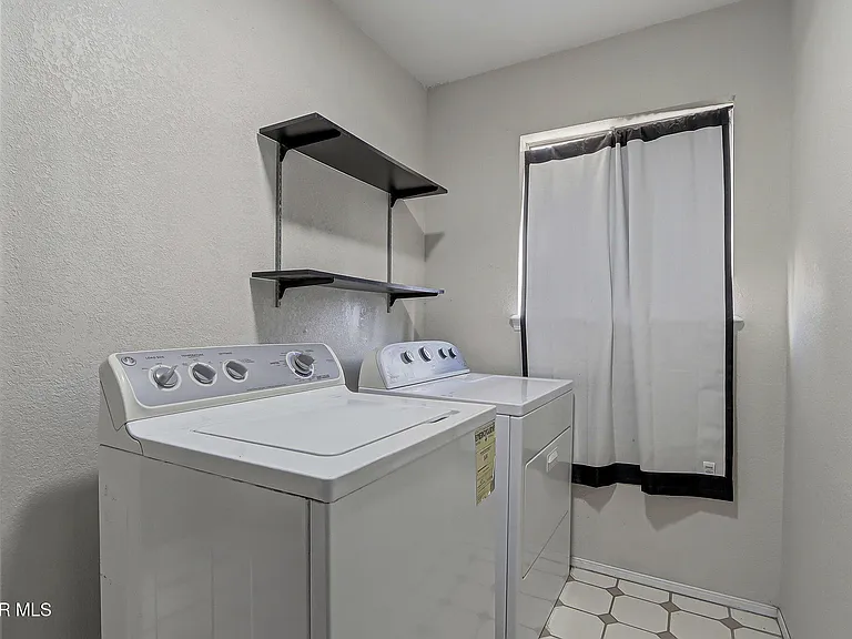 604 La Chapa Ave — Photo 24