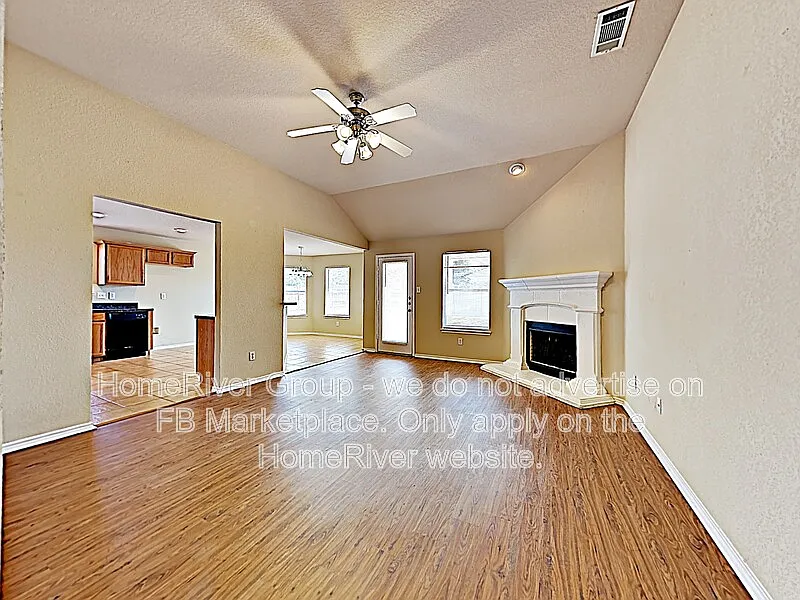 Building Photo - 1306 Columbia Dr