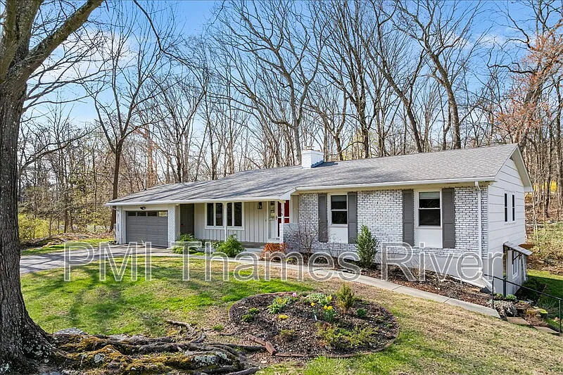 3 bed, 2.5 bath, 1400 sqft, $3,000 — Photo 2