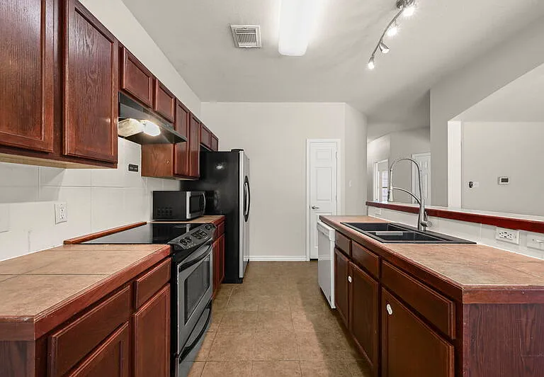 22898 Sabine Dr — Photo 9
