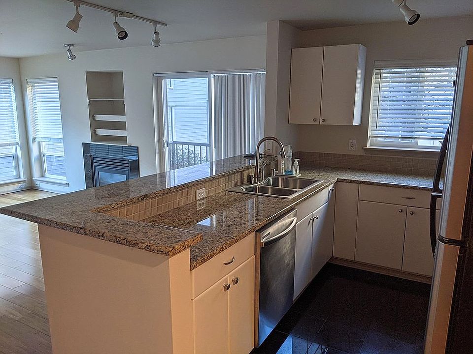 1st image of 323 Queen Anne Ave N APT 301