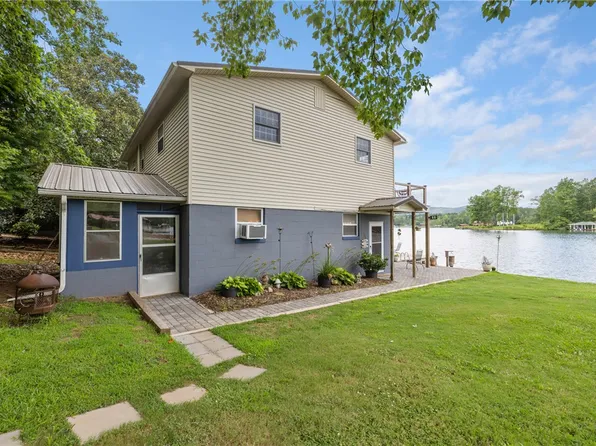 325 Time Out Pl, Tamassee, SC 29686