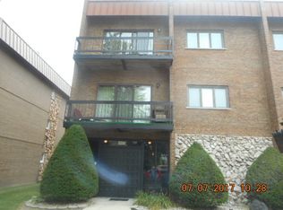 9627 Kedvale Ave APT 303, Oak Lawn, IL 60453