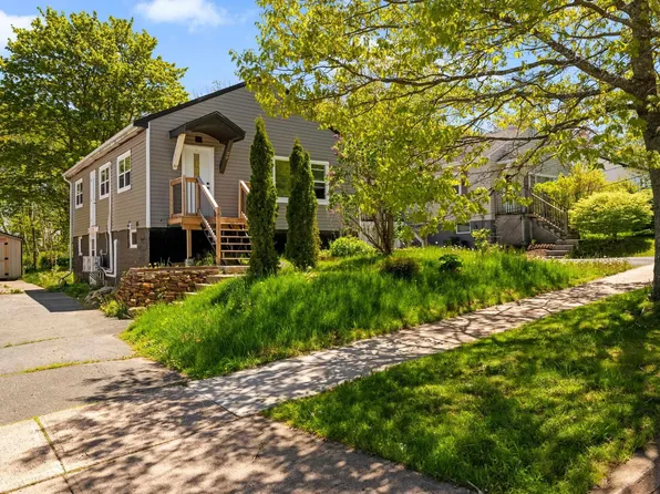 29 Auburn Ave, Halifax, NS B3R 1K3