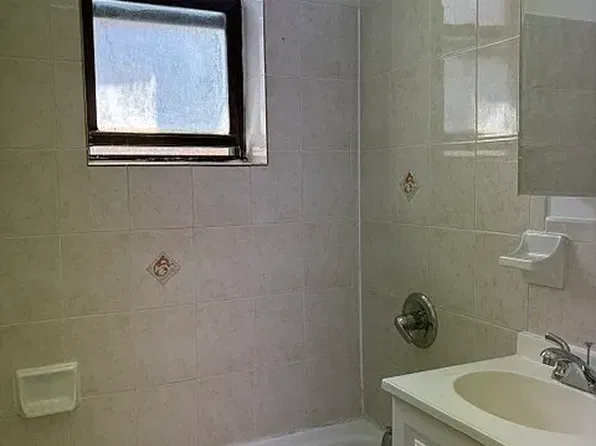 118-53 Metropolitan Ave #C8, Kew Gardens, NY 11415