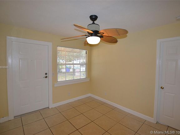 5th image of 800 NW 46th St #B