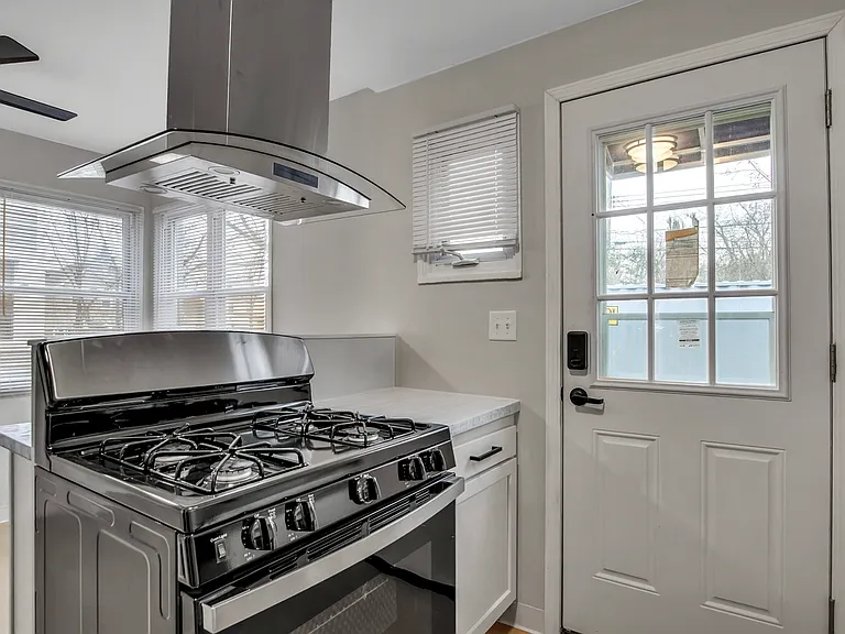 Amherst Townhomes — Photo 4