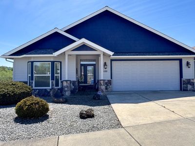 486 N De Anjou Ave, Eagle Point, OR, 97524