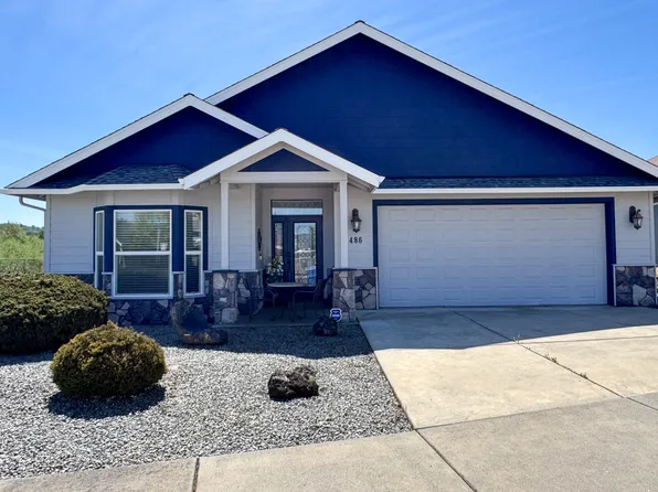 486 N De Anjou Ave, Eagle Point, OR 97524