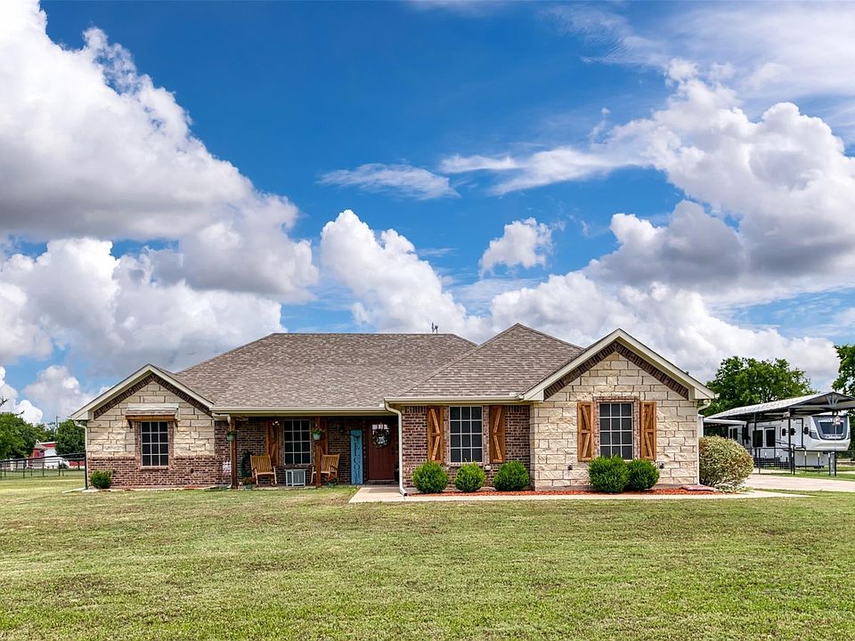 1st image of 220 Hidden Meadow Trl