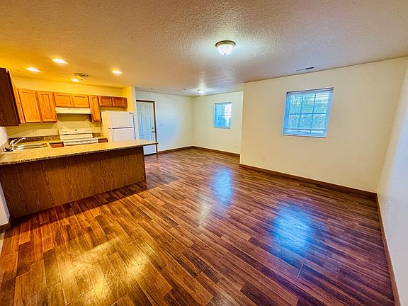5th image of 1011 Angela Dr #Fd0d73cba