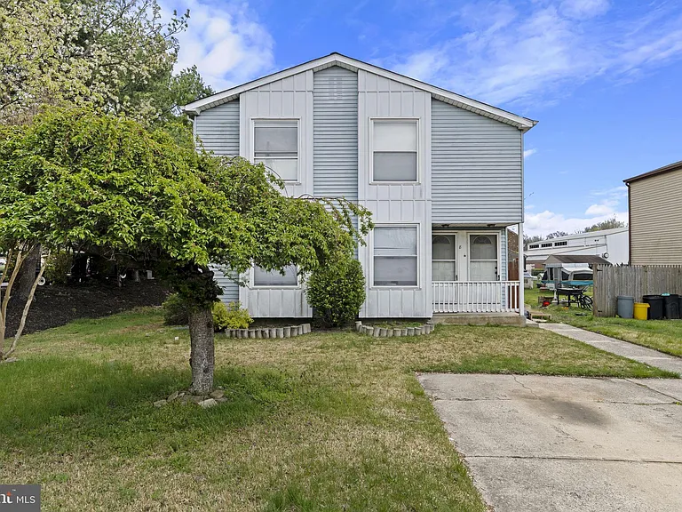 8 Fanelli Ln #A — Photo 2