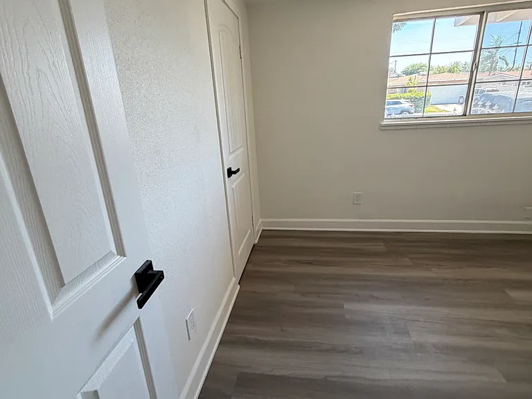 231 E Lambert Rd — Photo 10