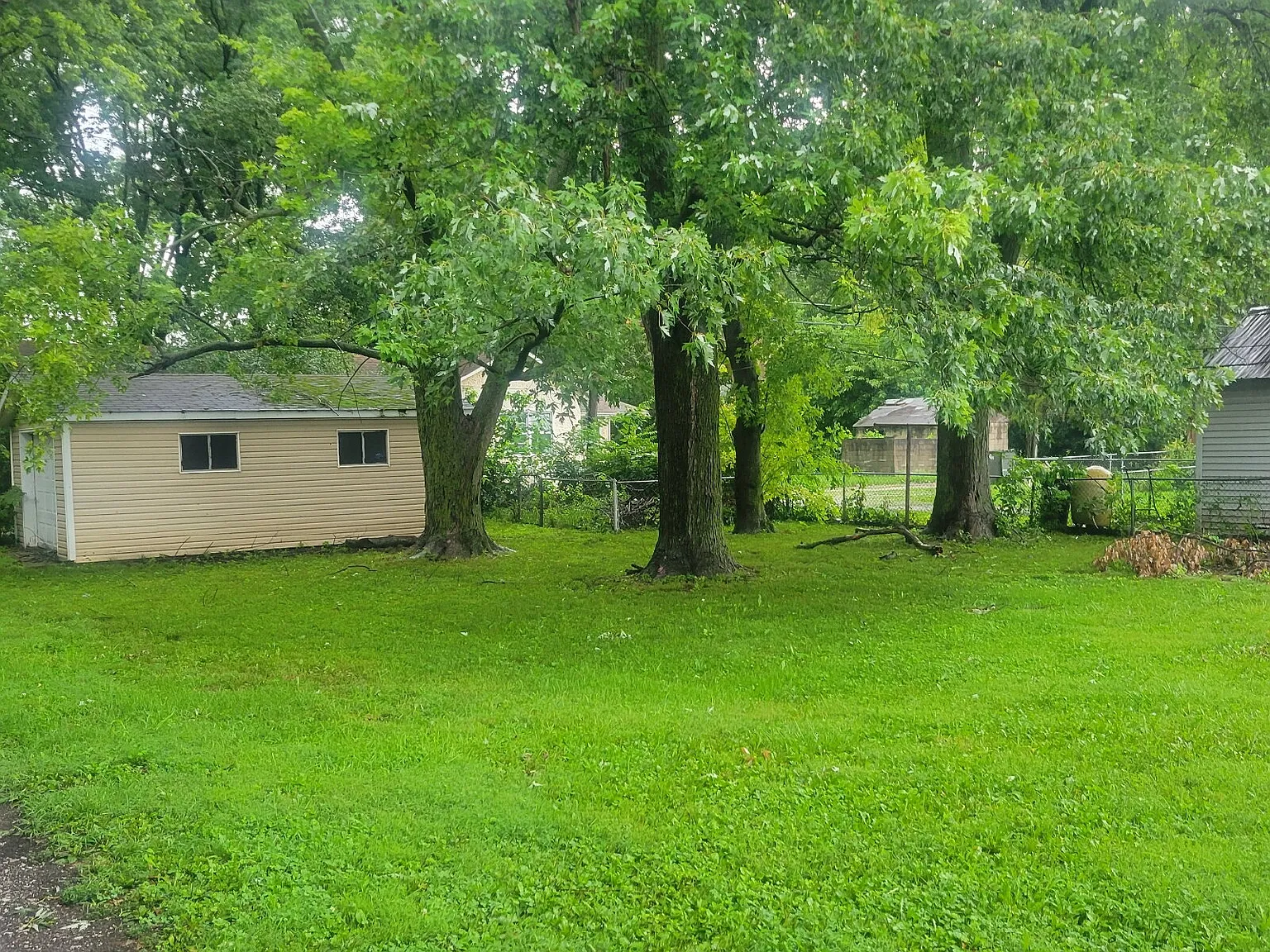 2 bed, $825 — Photo 2