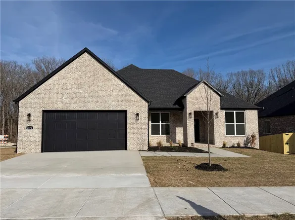 2872 N Chapel Dr, Fayetteville, AR 72704