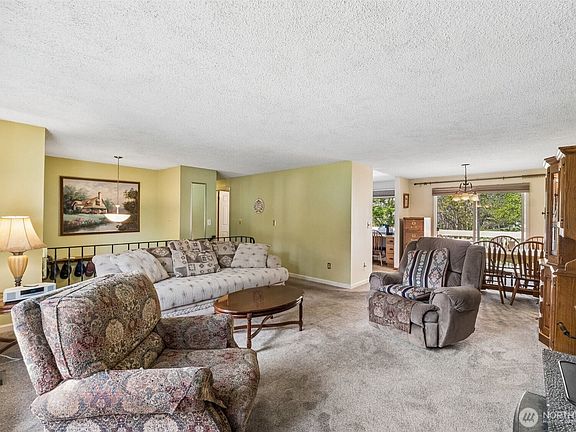 5th image of 16224 17th Avenue Ct E