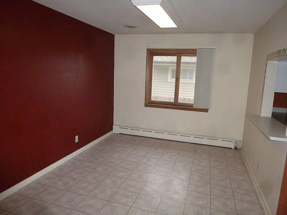 5th image of 700 E Waterford Ave