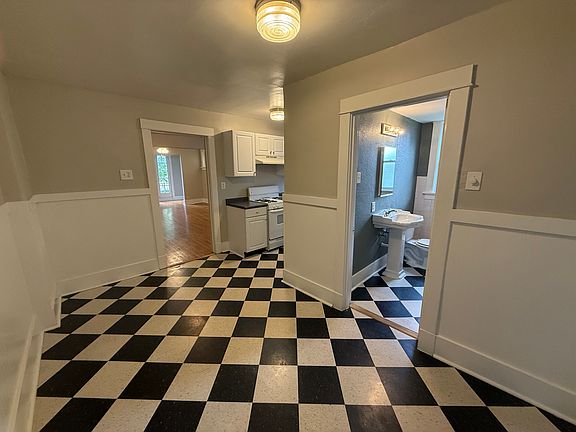 4th image of 6016 Columbia Ave #1E