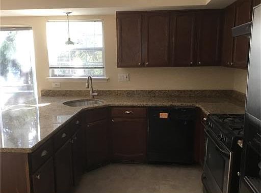 3rd image of 343 Glastonbury Ln