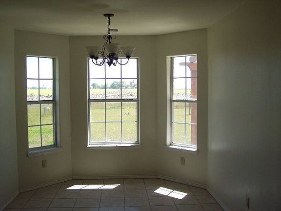 3rd image of 309 Mockingbird Ln
