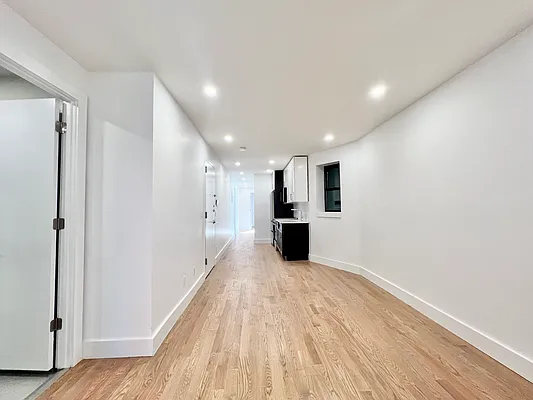 Rented by Hagstrom Management Inc | media 26