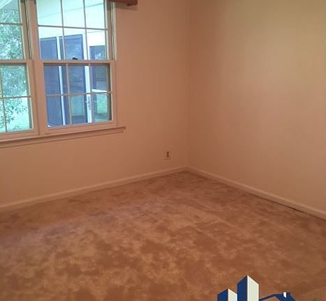 4th image of 5218 Glenn Ct