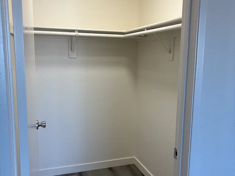 1319 Peckham St #19 — Photo 15