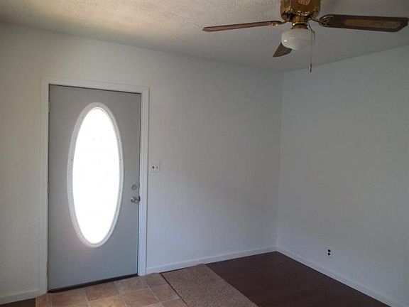 3rd image of 991 Corliss Ave