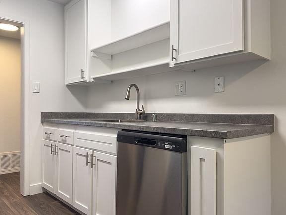 4th image of 821 Las Gallinas Ave #205