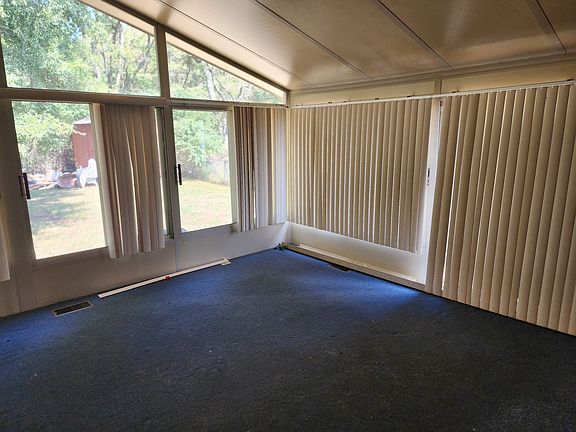 3rd image of 308 Ash Dr