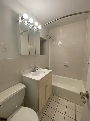 Rented by City Connections Realty | media 27