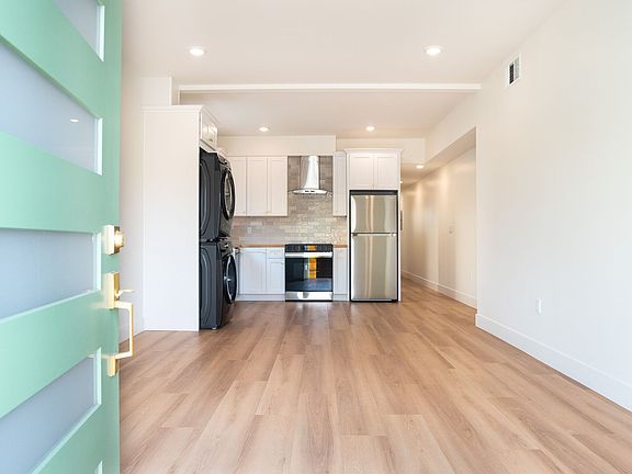 3rd image of 1464 Logan St #1464