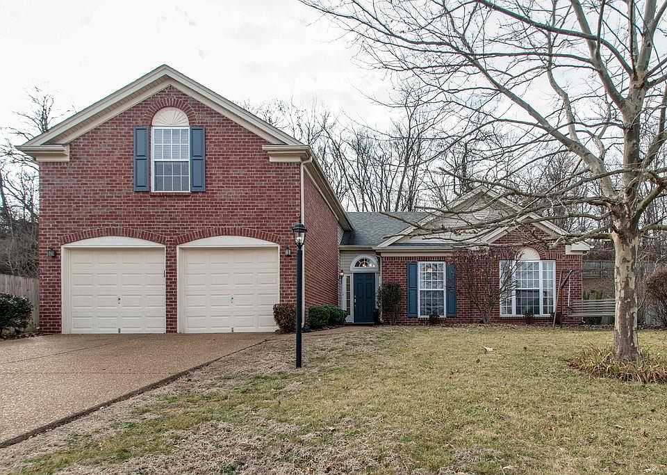 1st image of 925 Glenridge Ln