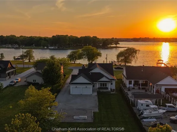 3664 Saint Clair Pkwy, Saint Clair, ON N0P 2H0
