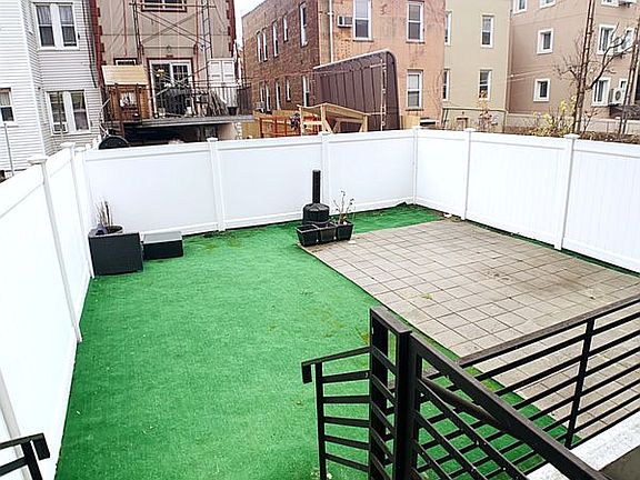 3rd image of 14-18 31st Ave