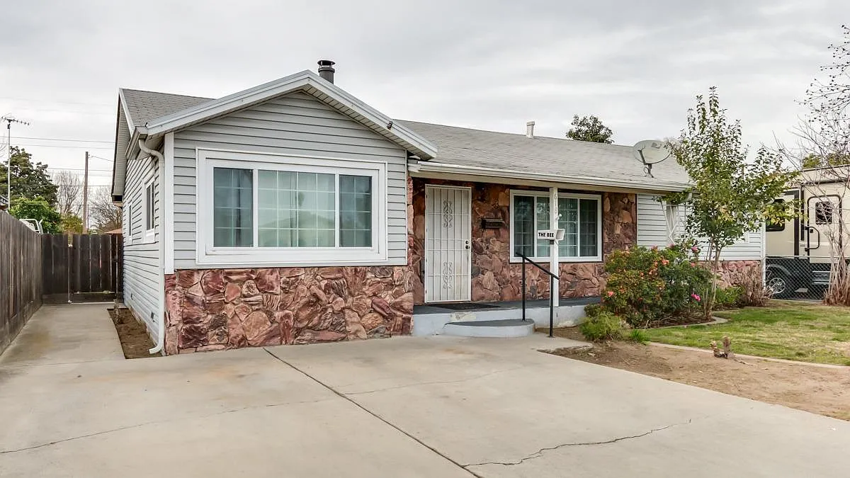 618 Sutter Ave photo 1