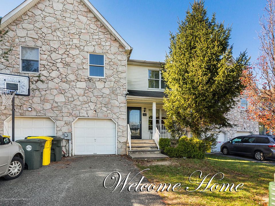 1st image of 111 N Crest Pl